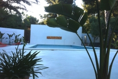 Tour de piscine en béton ciré